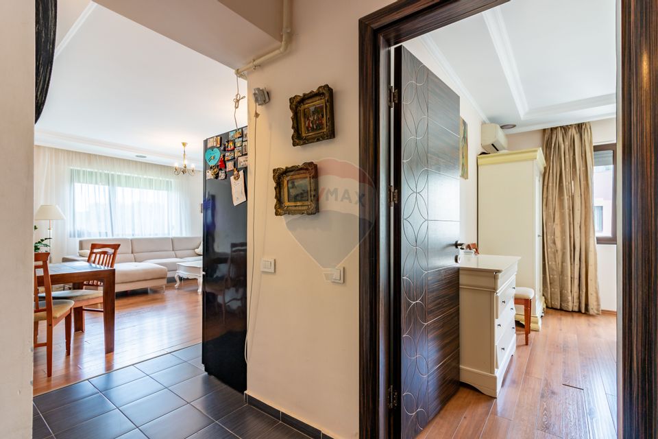 Apartament cu 3 camere de vanzare, langa padure, piscina, loc de joaca