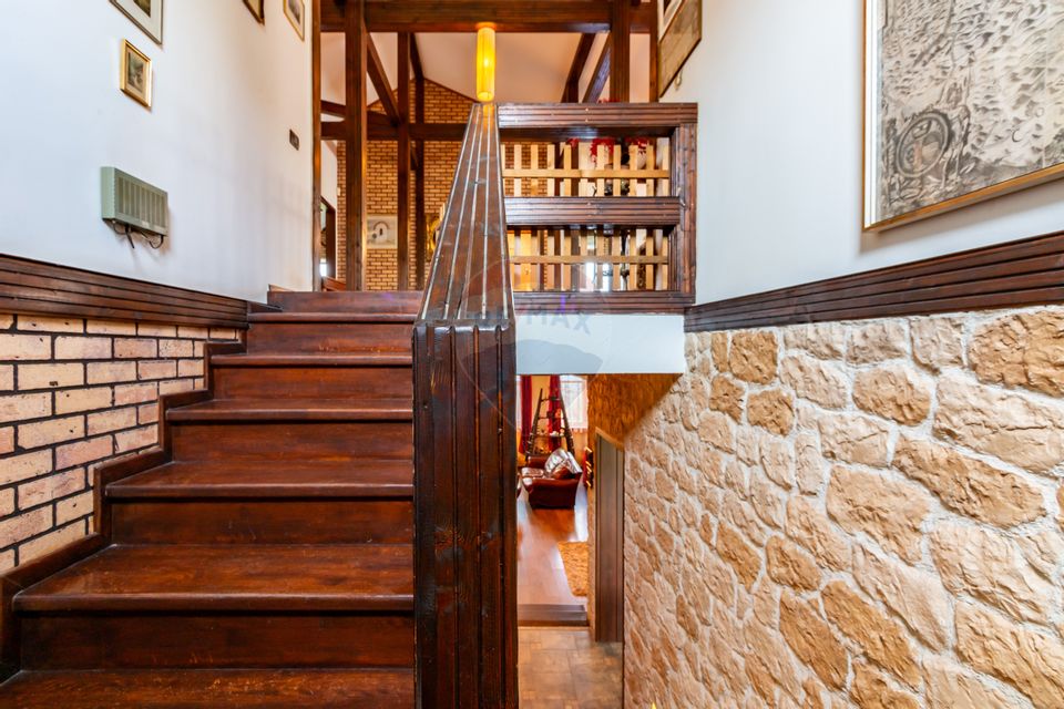 8 room House / Villa for sale