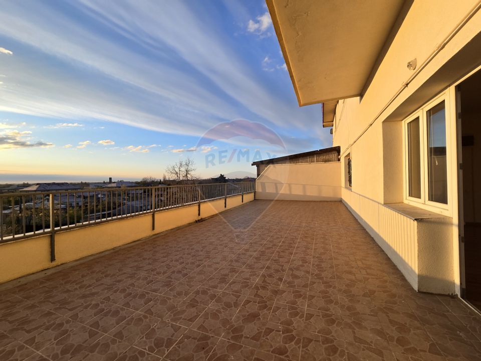 Apartament spatios 3 camere, locuinta sau birou