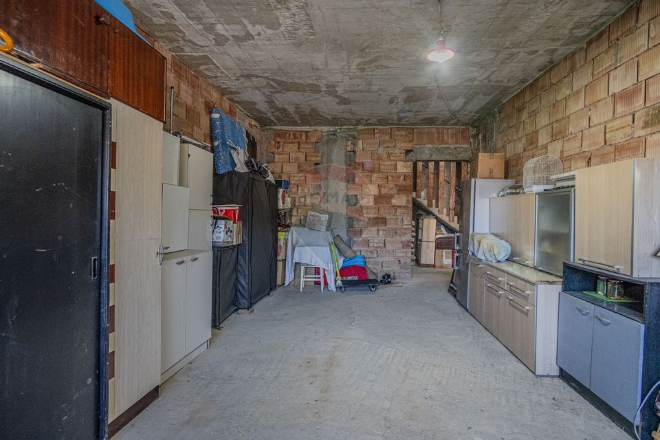 Casa de vanzare 7 camere | CURTE 953 mp | Colonia 1 Mai | COMISION 0 |