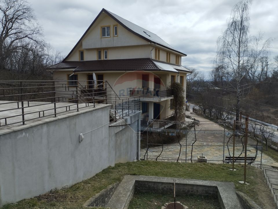 Hotel / Pensiune cu 15 camere de vânzare în zona Central