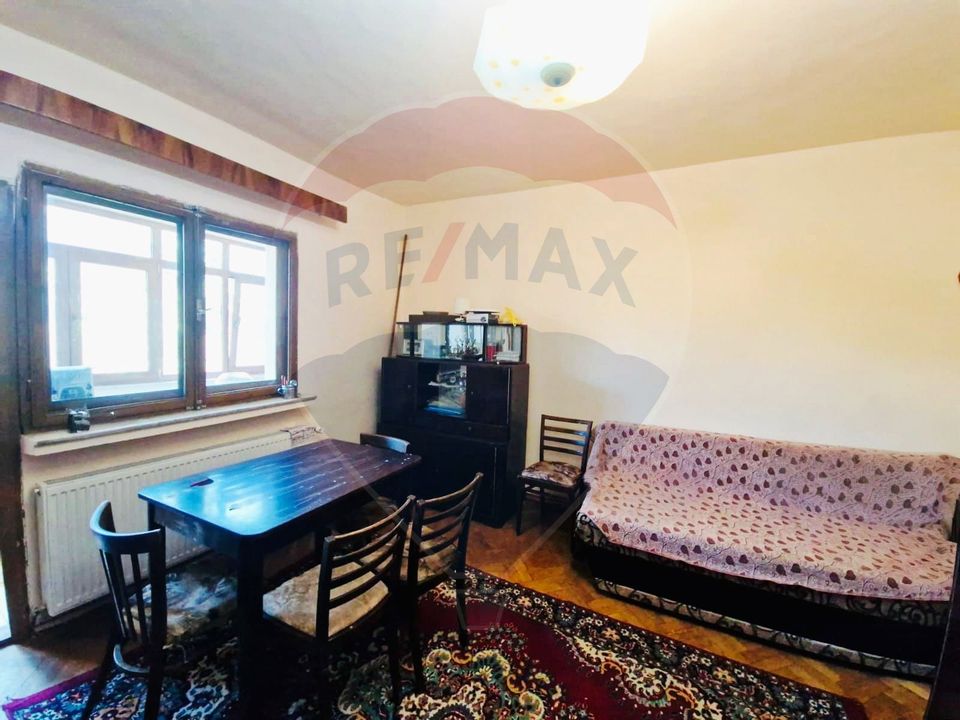 Casă / Vilă  str. Ana Ipatescu S+P+1 , 5 camere , teren - 252 mp
