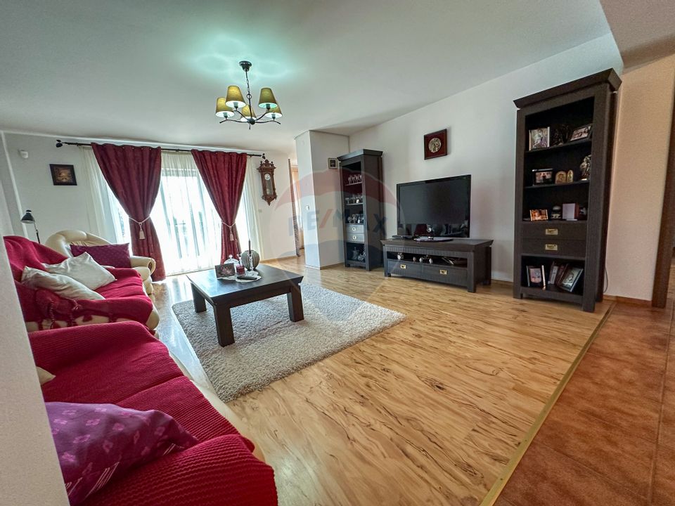 Vila de vanzare pe Str.Strugurilor/Terezian