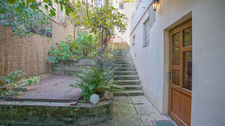 Corp de casă cu 2 apartamente și curte individuală, str. Făgetului