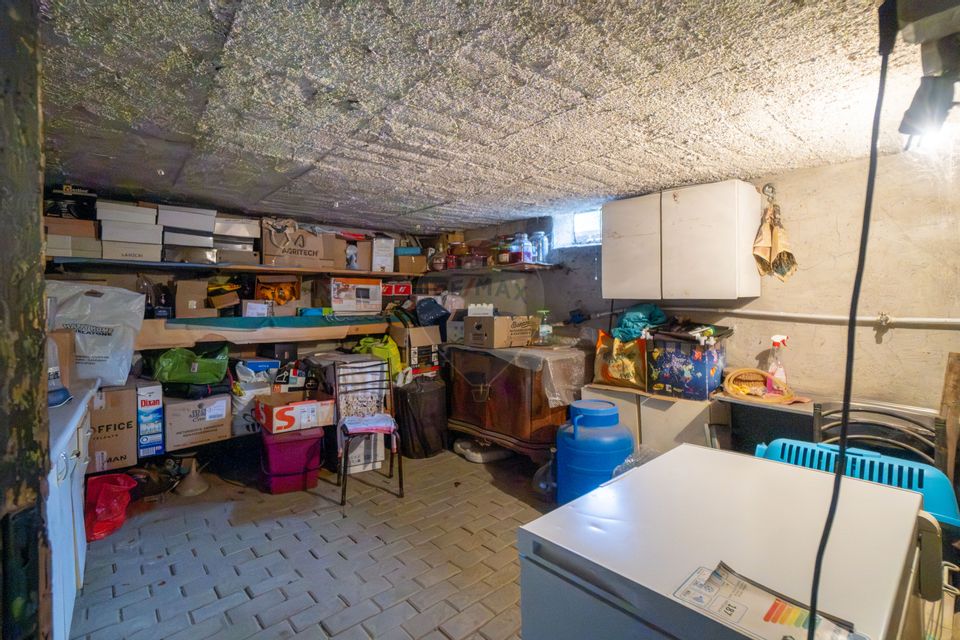 6 room House / Villa for sale