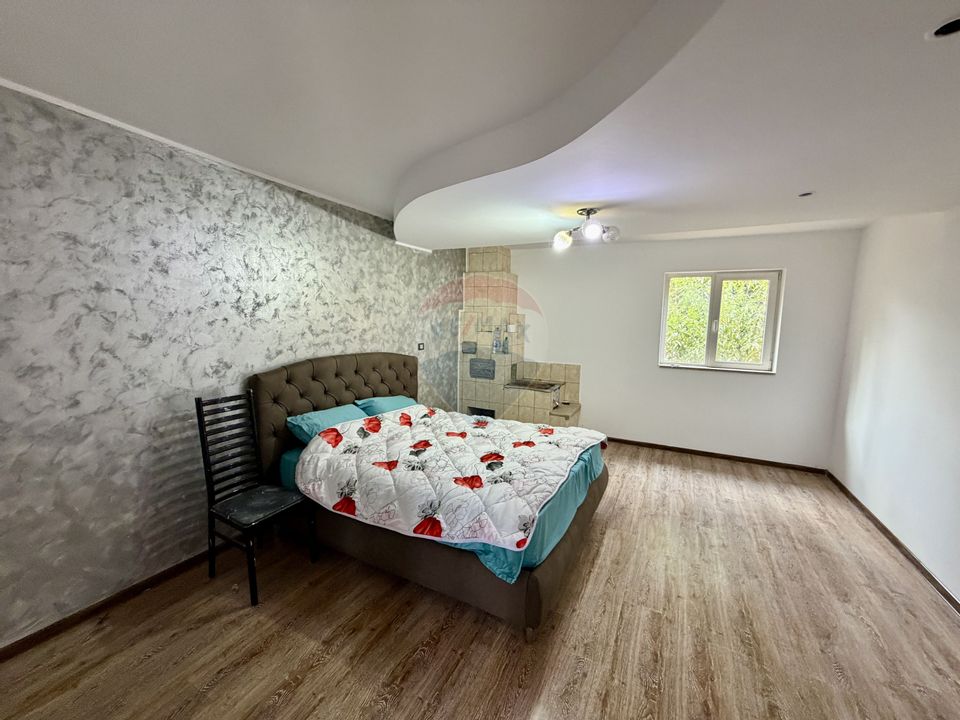 Casă / Vilă cu 8 camere