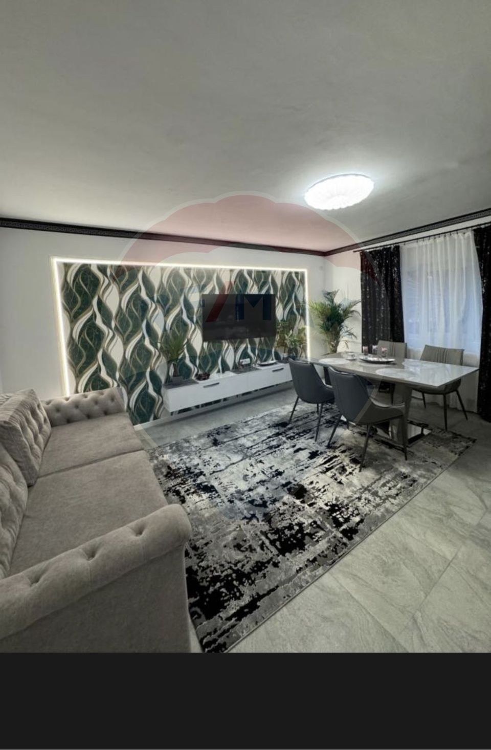 Apartament cu 3 camere de vânzare în zona Sebastian