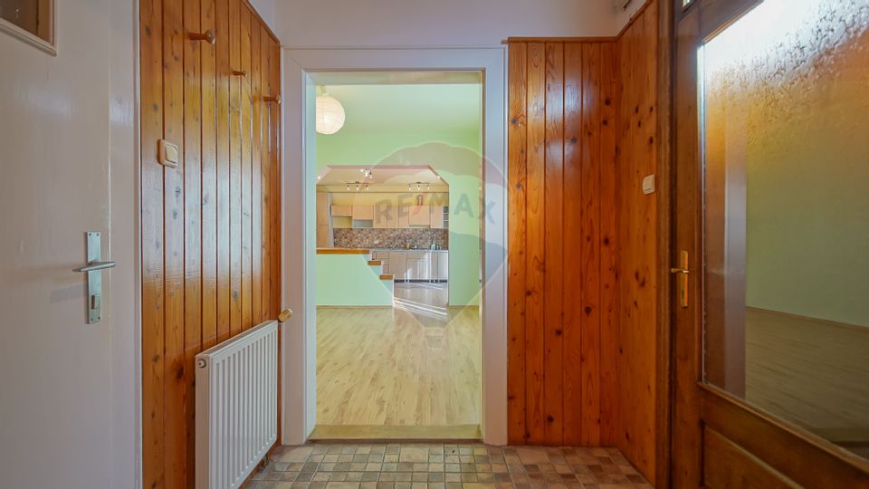 5 room House / Villa for sale