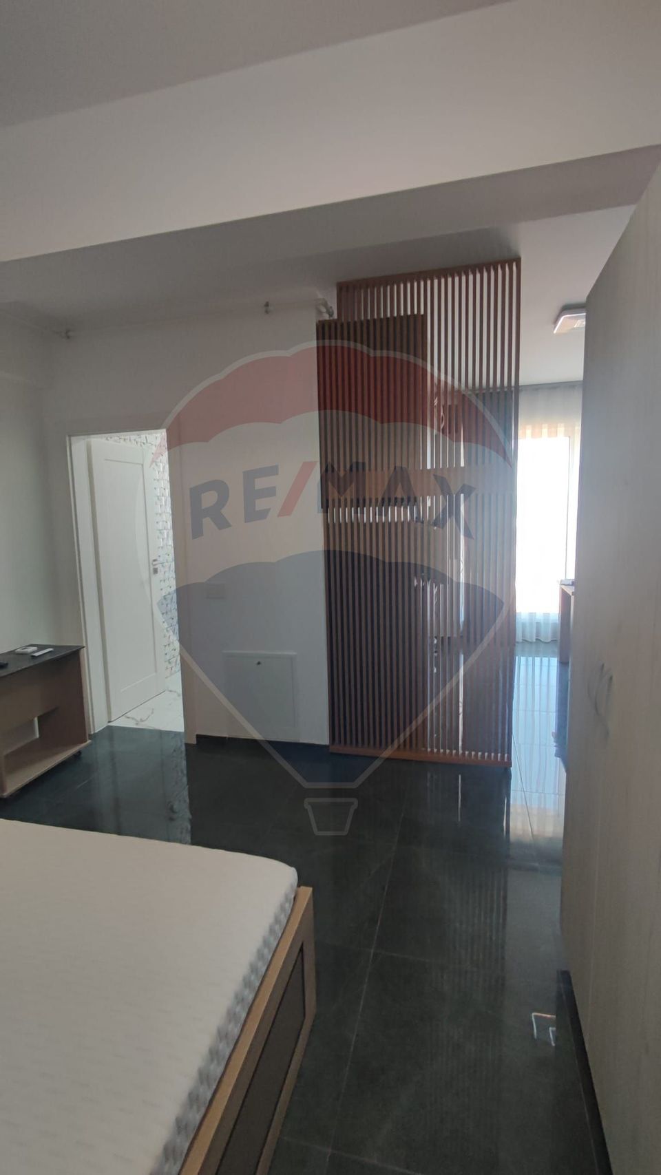 Apartament studio nou de inchiriat parcare inclusa zona ultracentral
