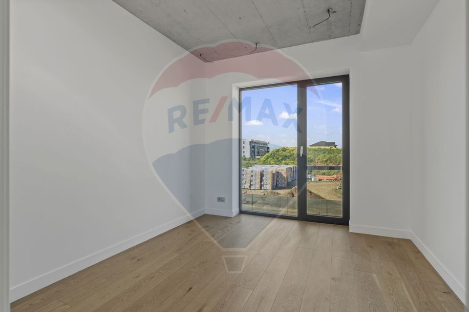 Modern villa with premium finishes, 5 rooms in Tunari - Amber Forest