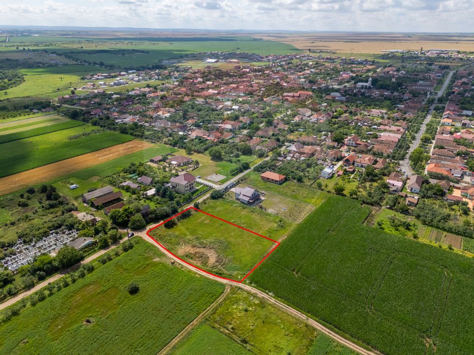 Land 3,744sqm Fantanele / Drumul pietruit