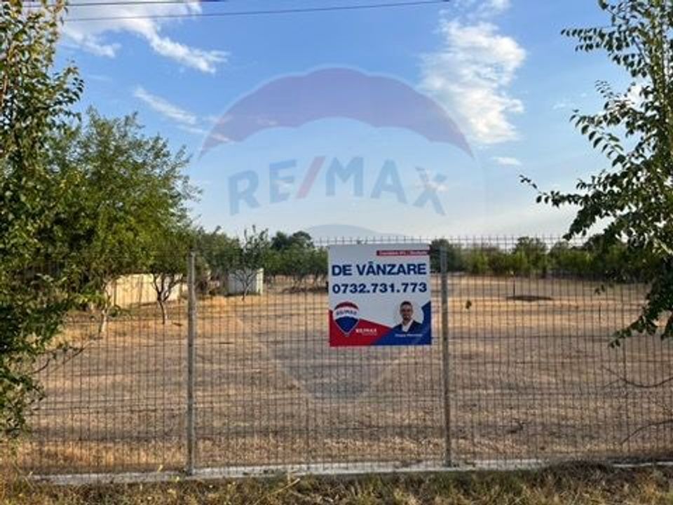 Land 1,690sqm Oarja / Strada Stadionului