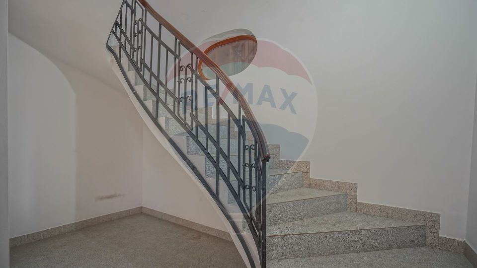 Apartament cu 4 camere | Ultracentral | Lux | Priveliste | Parcare