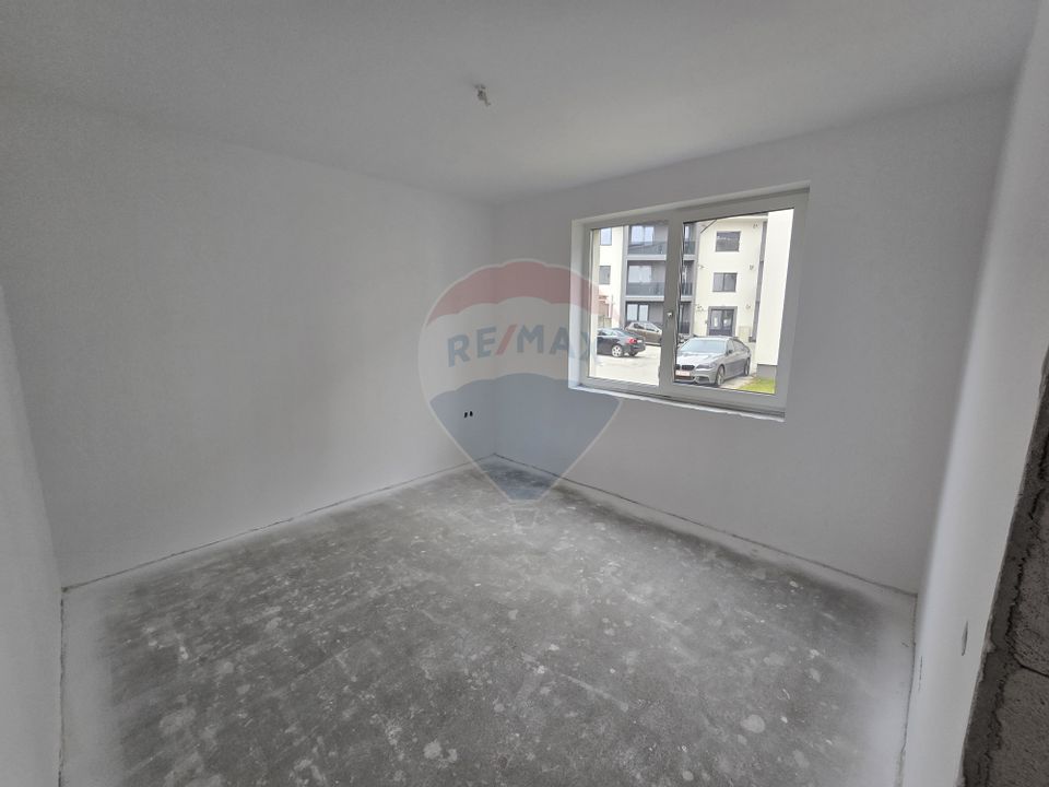 Apartament cu 3 camere de vânzare