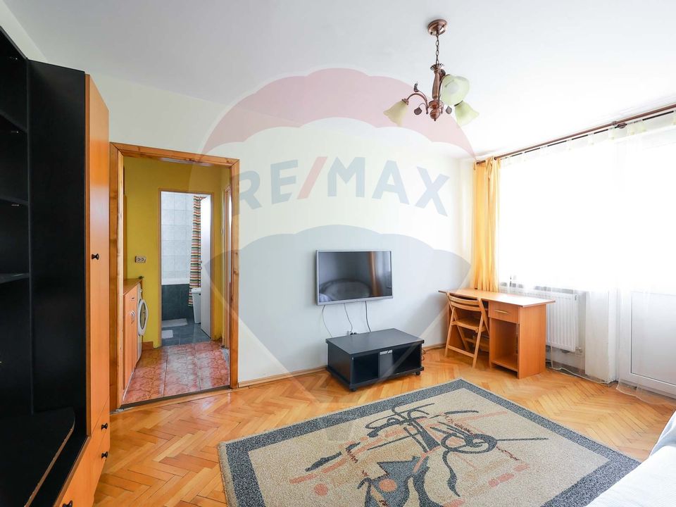 Apartament 2 camere, balcon deschis, semicentral, Gării, de vânzare