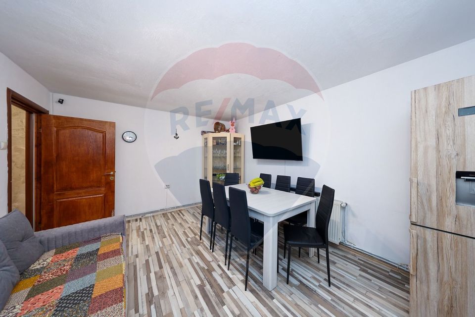 Apartament 3 camere parter cu balcon
