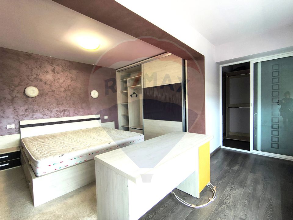 Apartament cu 3 camere de închiriat în zona Delfinariu