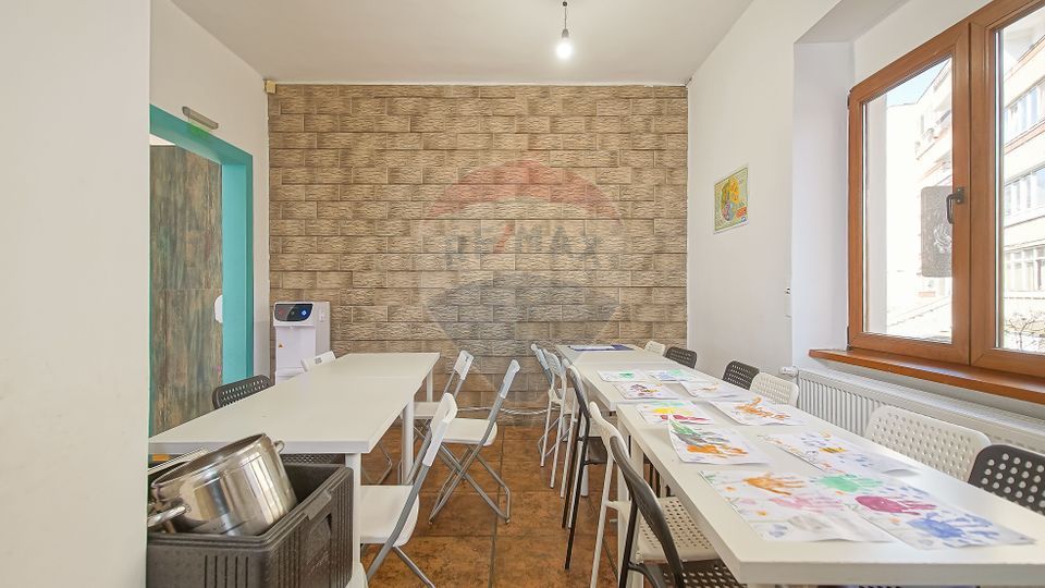 9 room House / Villa for rent, Centrul Civic area