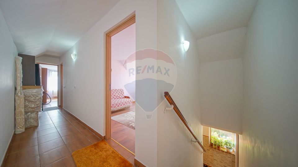 !VANDUT! Casă tipică pentru un stil de viață liniștit  Craiter, Brașov