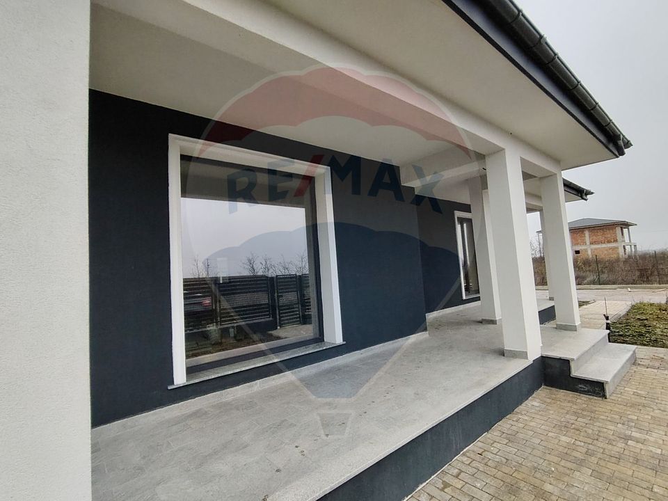 4 room House / Villa for sale