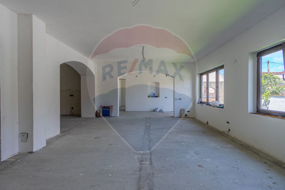 4 room House / Villa for sale