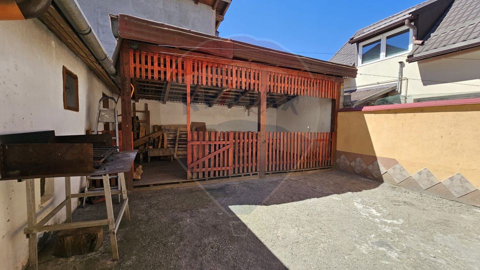 Casă individuală de vânzare | P+E+M | Central | Cristian