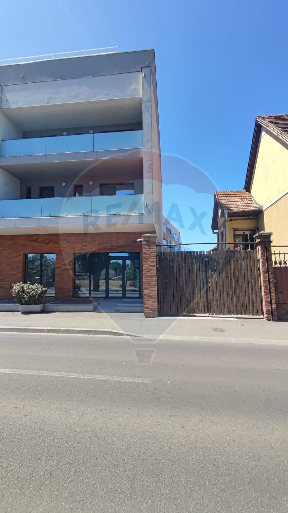 Spațiu comercial 93 mp de vanzare Ultracentral Promenada Crisului