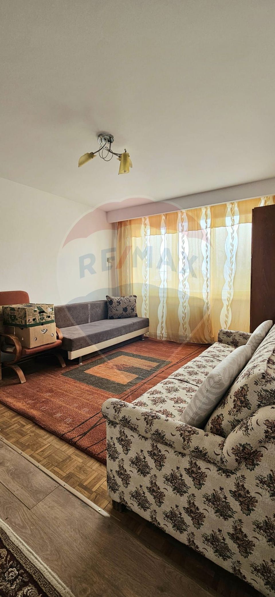 Apartament cu 3 camere de închiriat în zona Mihai Viteazul