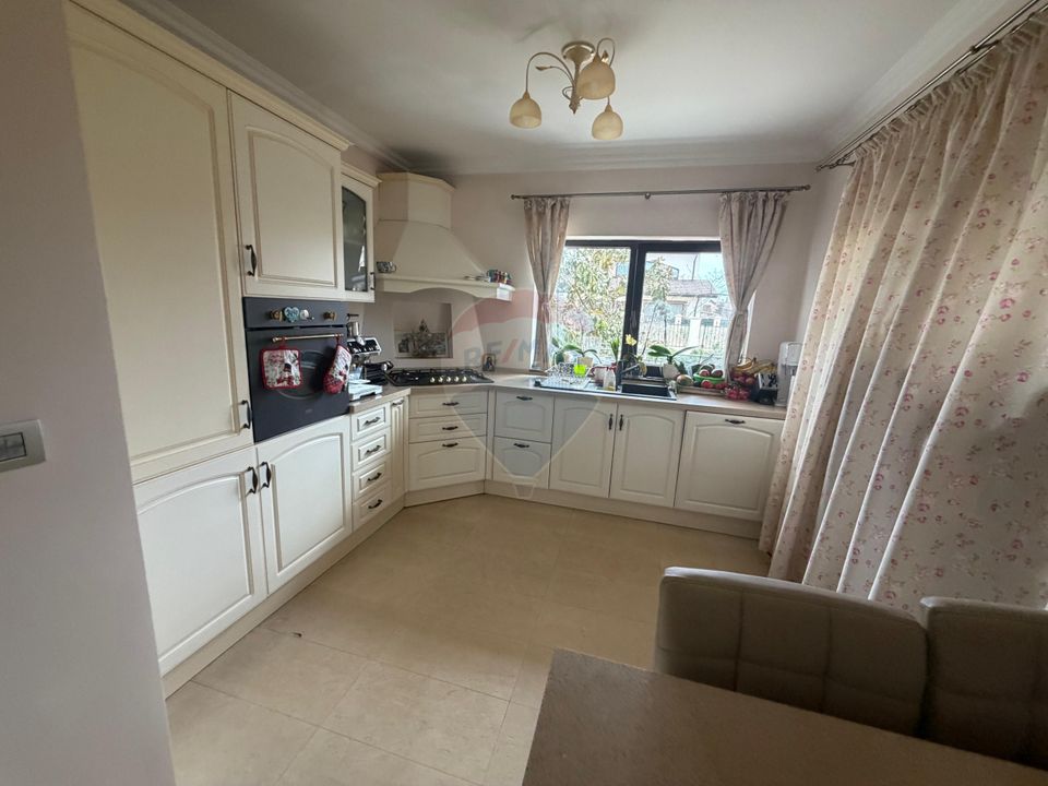 5 room House / Villa for sale