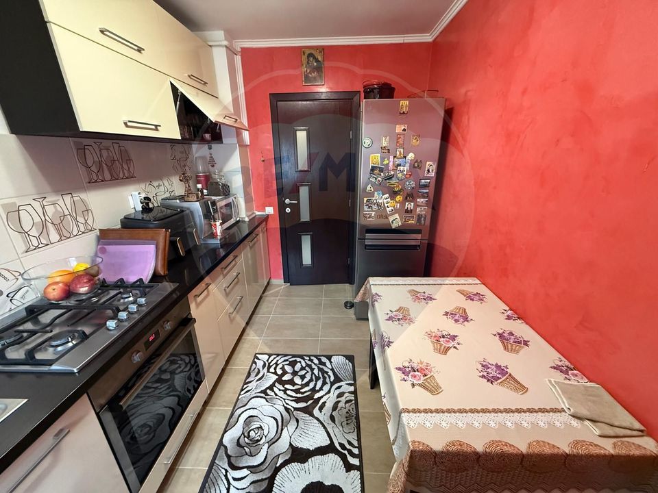 Apartament 3 camere de vânzare – Săcele, zona Electroprecizia