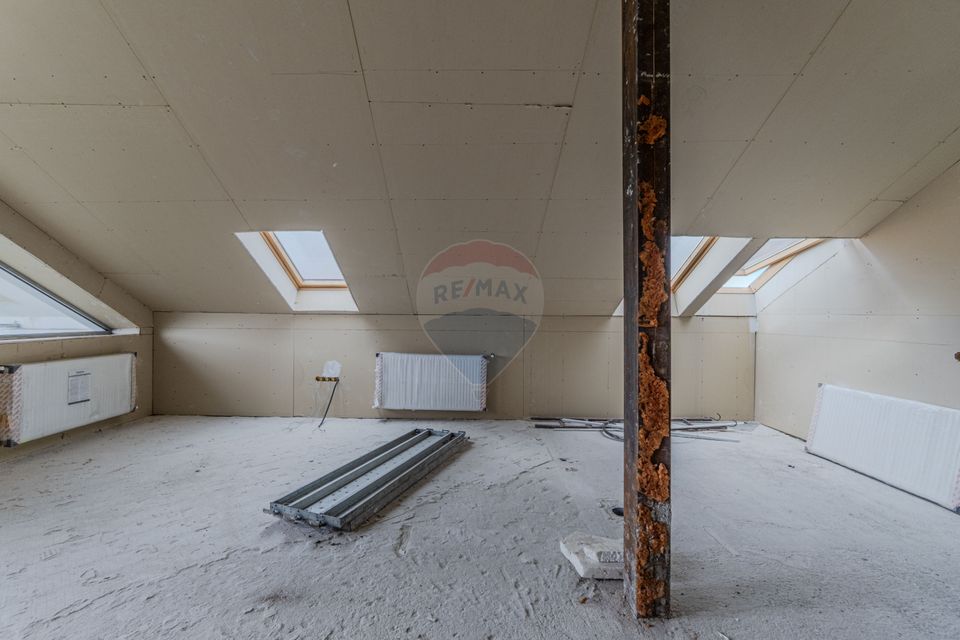 Cladire de 902 mp utili de vânzare, zona Grivitei - DN 13, COMISION 0