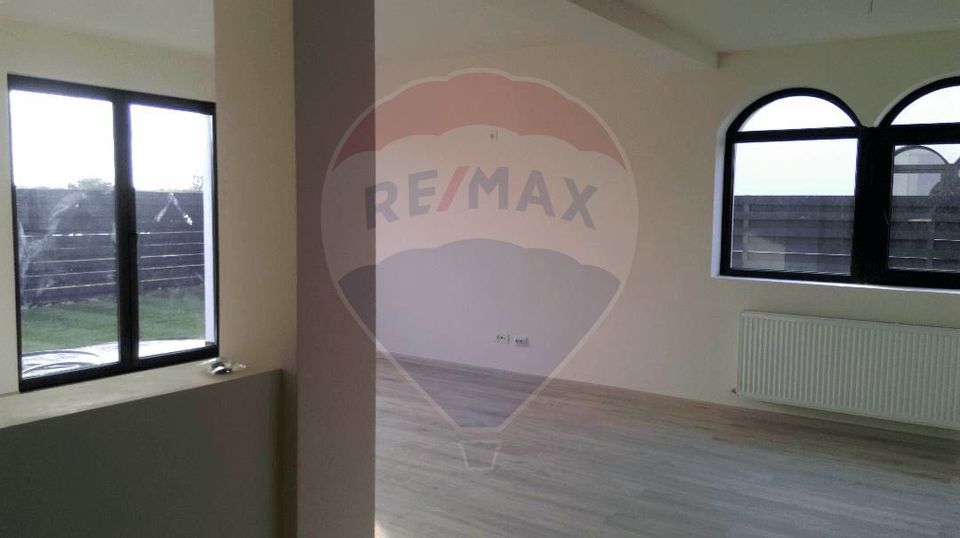 4 room House / Villa for sale