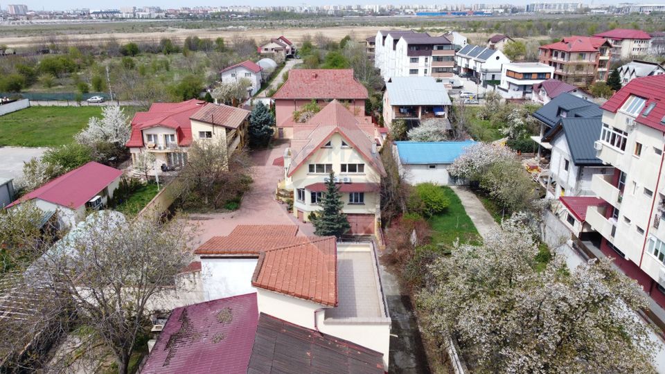 Casă / Vilă cu 21 camere de vânzare în zona Alexandriei