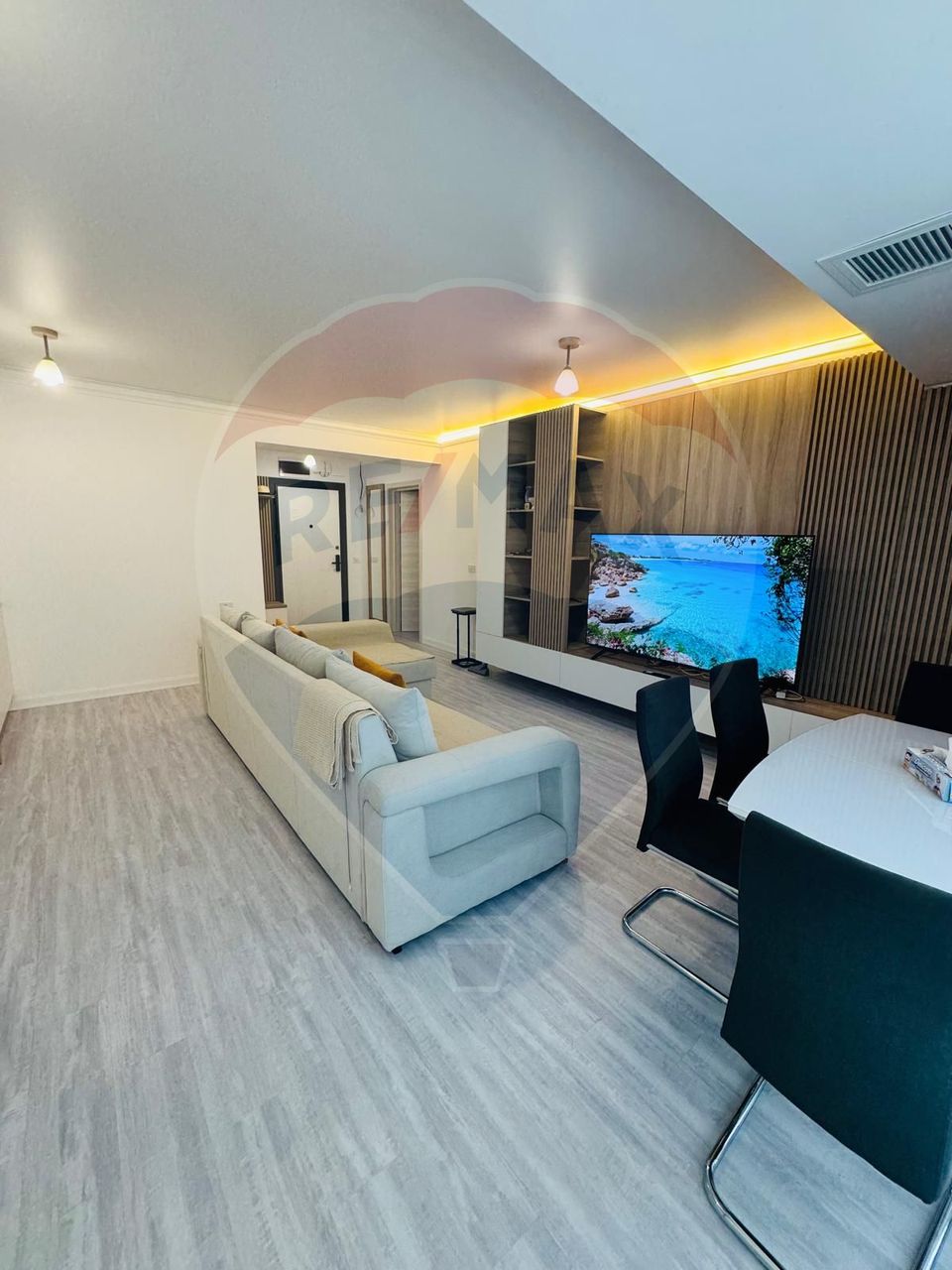 Apartament 2 camere de vanzare White Titanic +loc de parcare