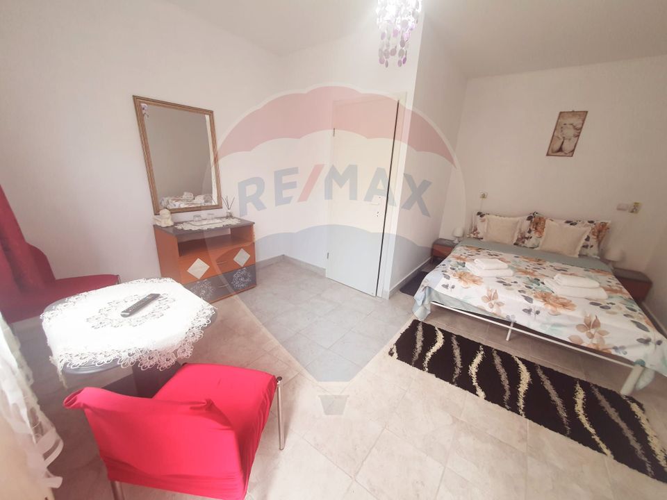 8 room House / Villa for sale