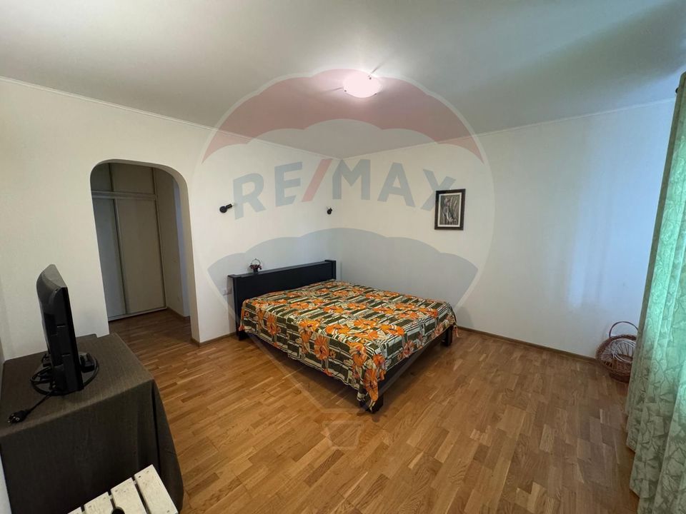 6 room House / Villa for sale, Darmanesti area