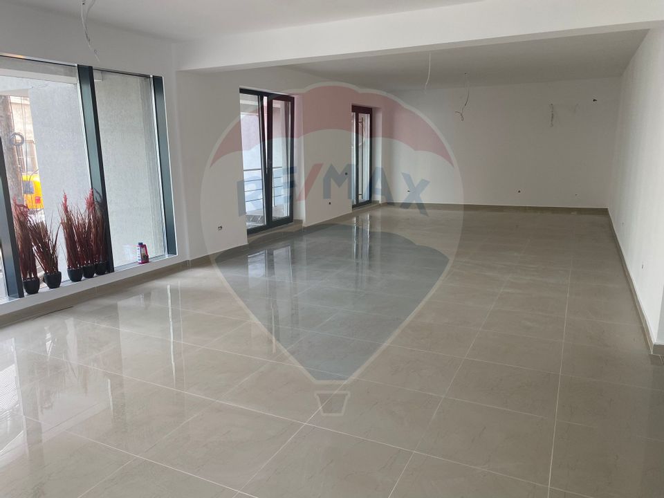 144sq.m Commercial Space for rent, Unirii area