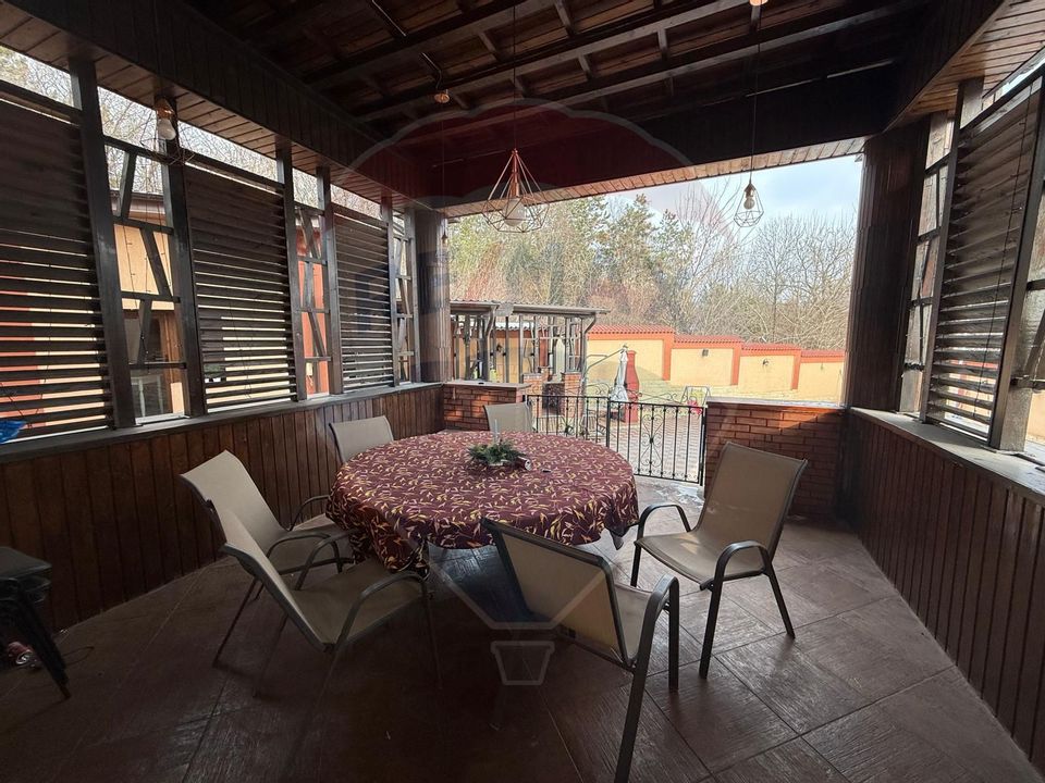 5 room House / Villa for sale, Plaiul Vulcanesti area