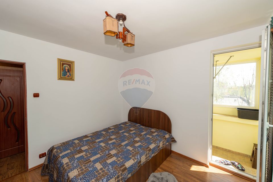 Apartament semidecomandat cu 3 camere de inchiriat Vasile Goldis Minis