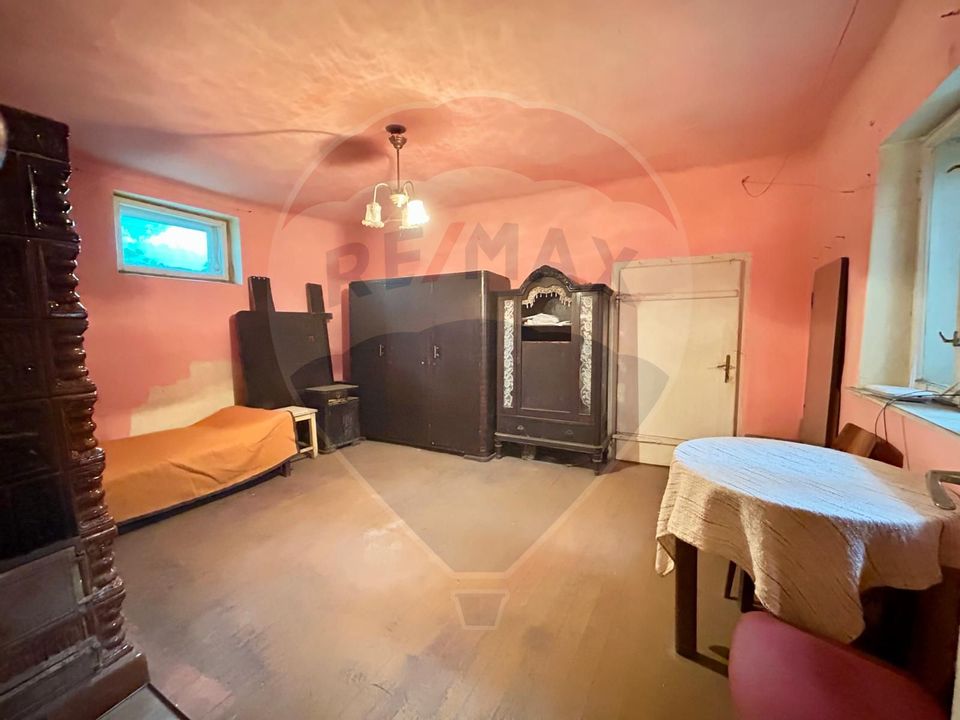 Casă de vanzare cu teren de 356 mp in Salonta