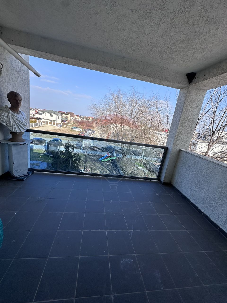 Apartament cu 4 camere de vânzare
