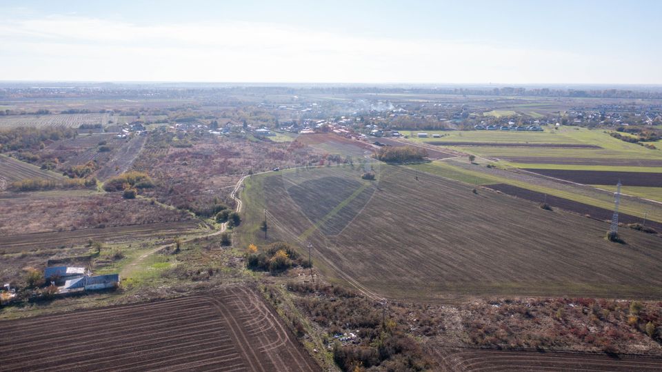 Land 9,519sqm Sabareni / Drumul FN