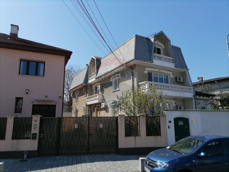 8 room House / Villa for sale, Stefan cel Mare area