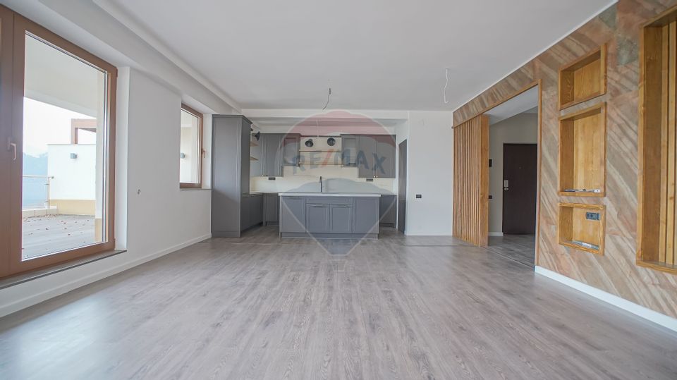 Comision 0% !Apartament cu 4 camere de vânzare în zona Drumul Poienii