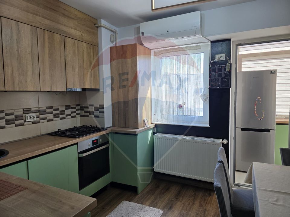Apartament cu 3 camere de vânzare, cartier FIALD