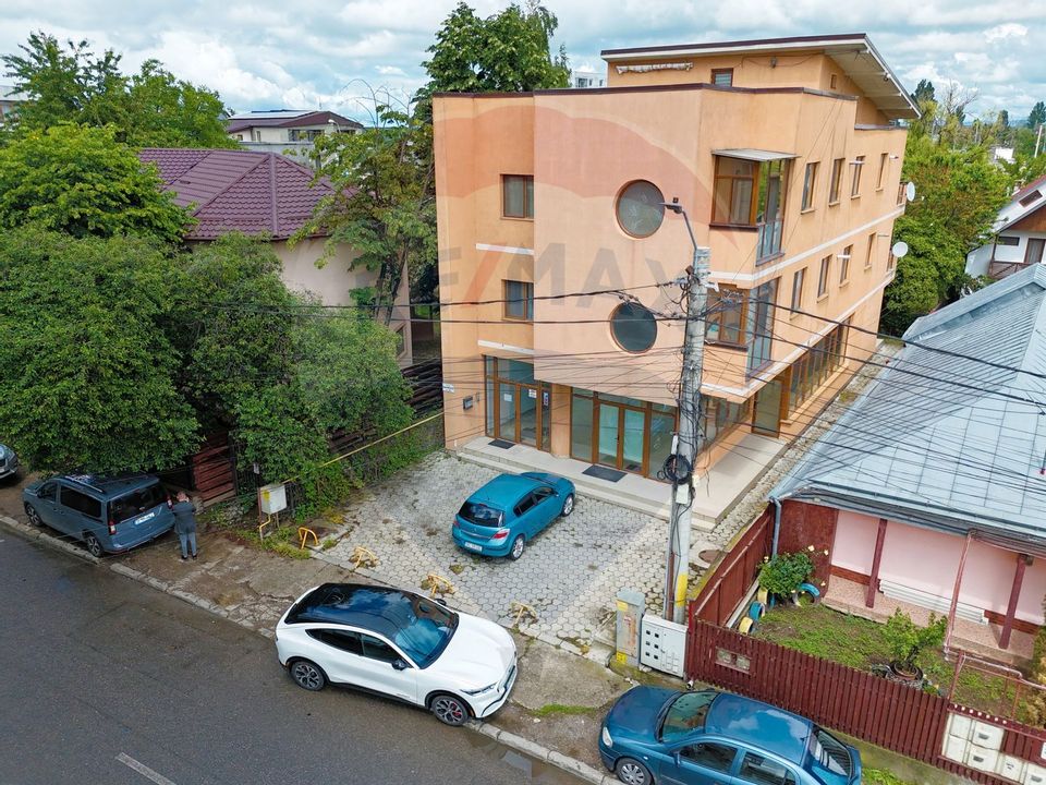 Apartament cu 3 camere de inchiriat pe strada Nufarului