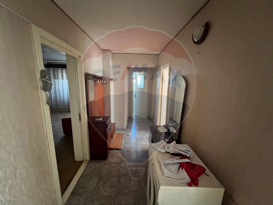 Apartament 3 camere în zona Pompieri