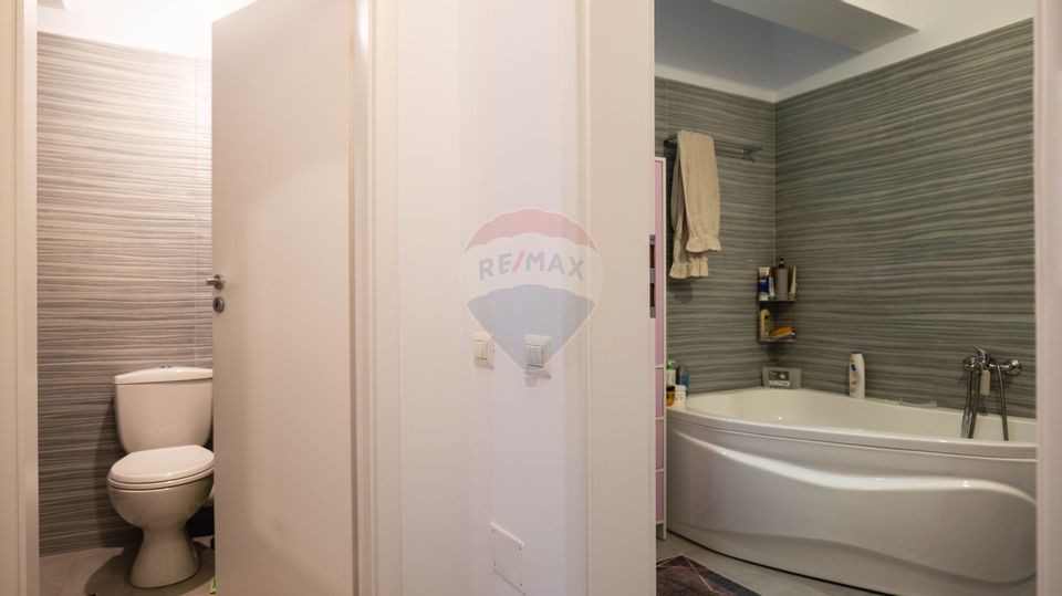 Vanzare apartament 3 camere, decomandat spatios si luminos, Dobroesti