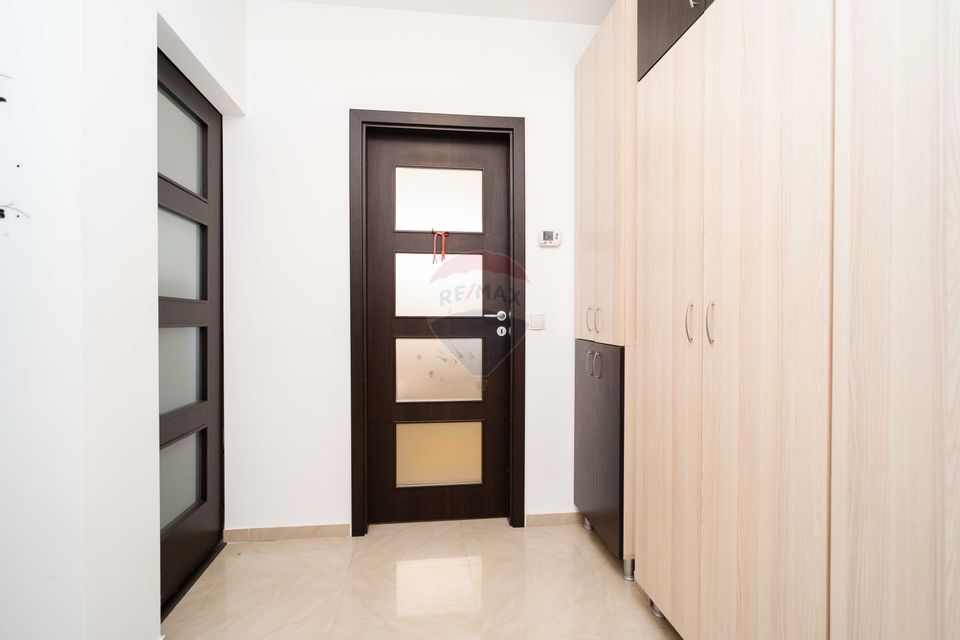 Apartament cu 3 camere de vânzare în zona Nicolina