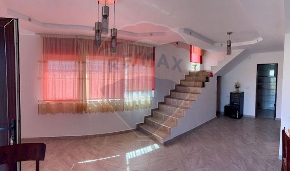 5 room House / Villa for sale